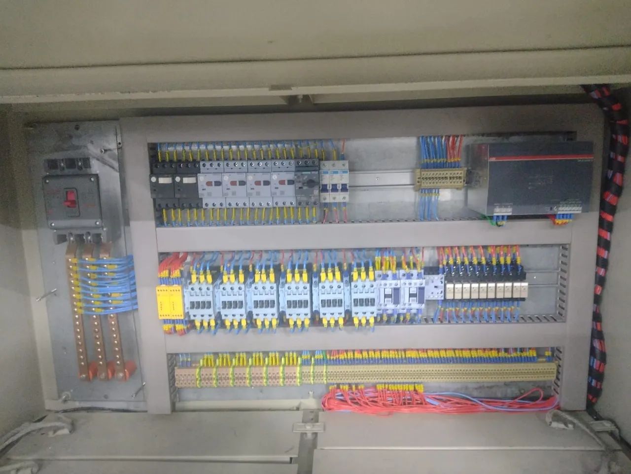 Manutenção de máquina e equipamentos. Reforma de extrusora e corte solda.  - Foto 3