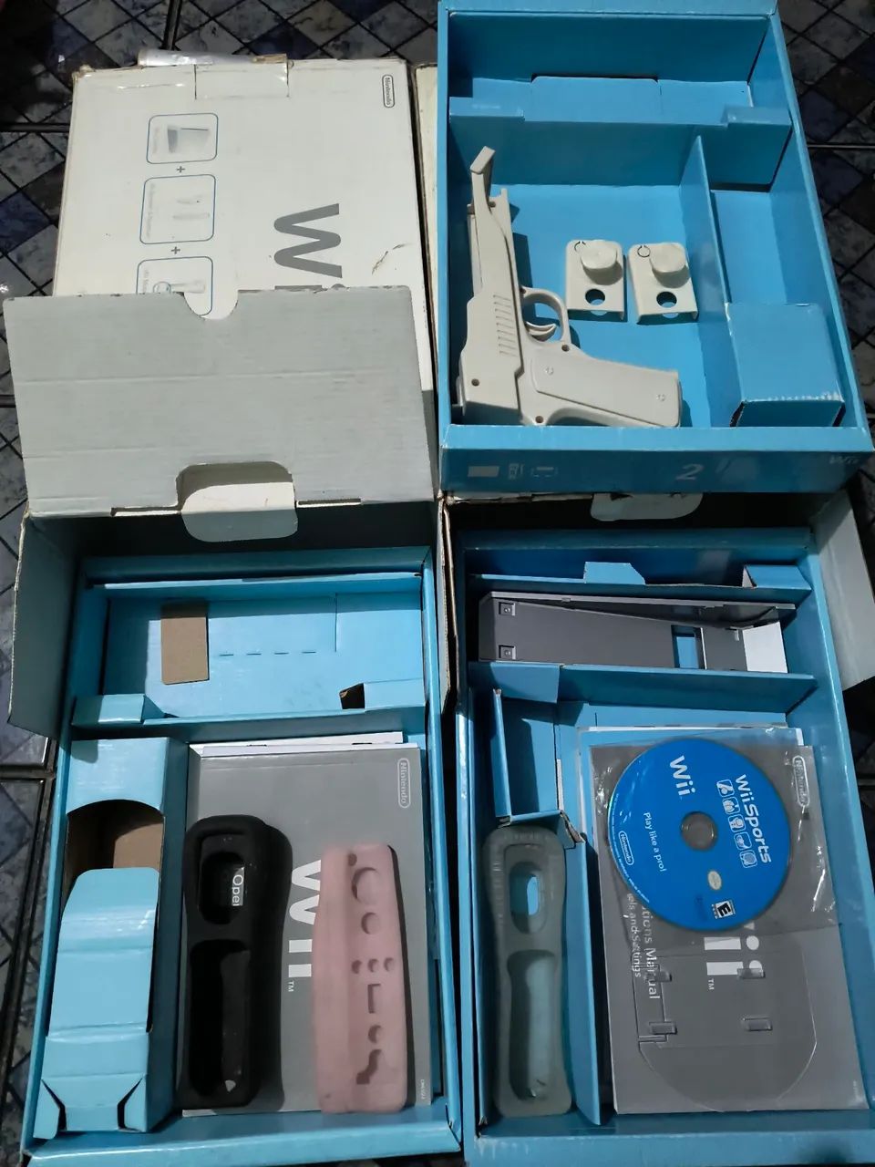Wii (Caixa e Acessórios)