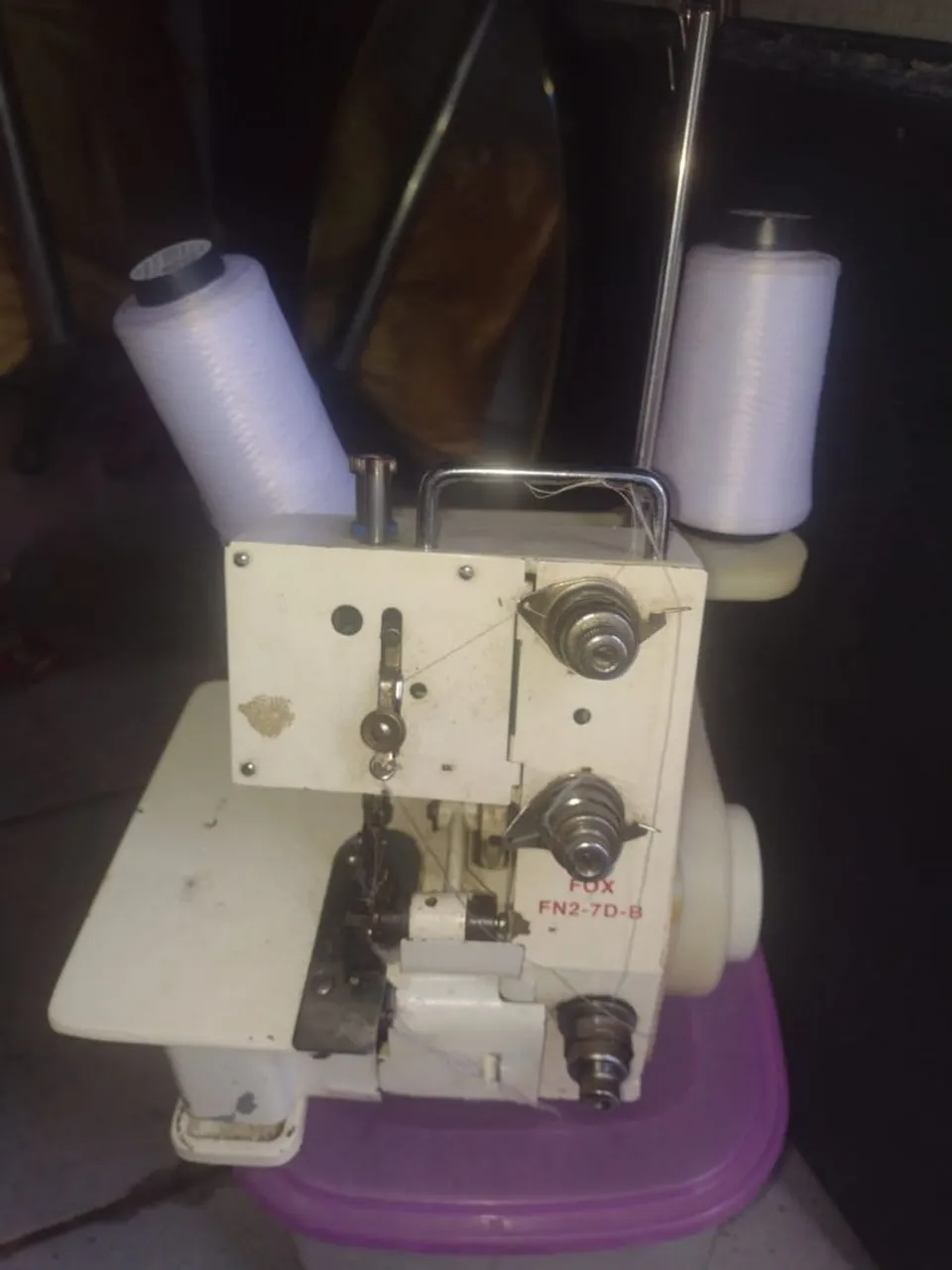 Máquina de Costura Overlock