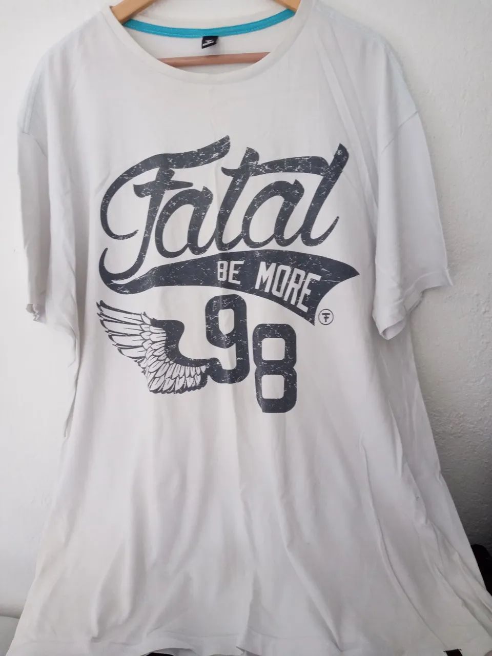 Camiseta Fatal Be More 98