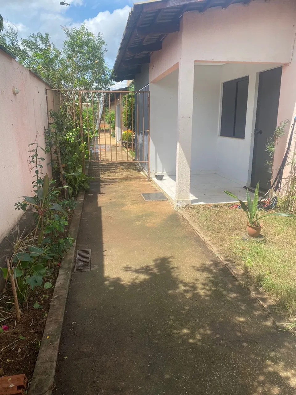 Aluga-se Casa em Condomínio Residencial