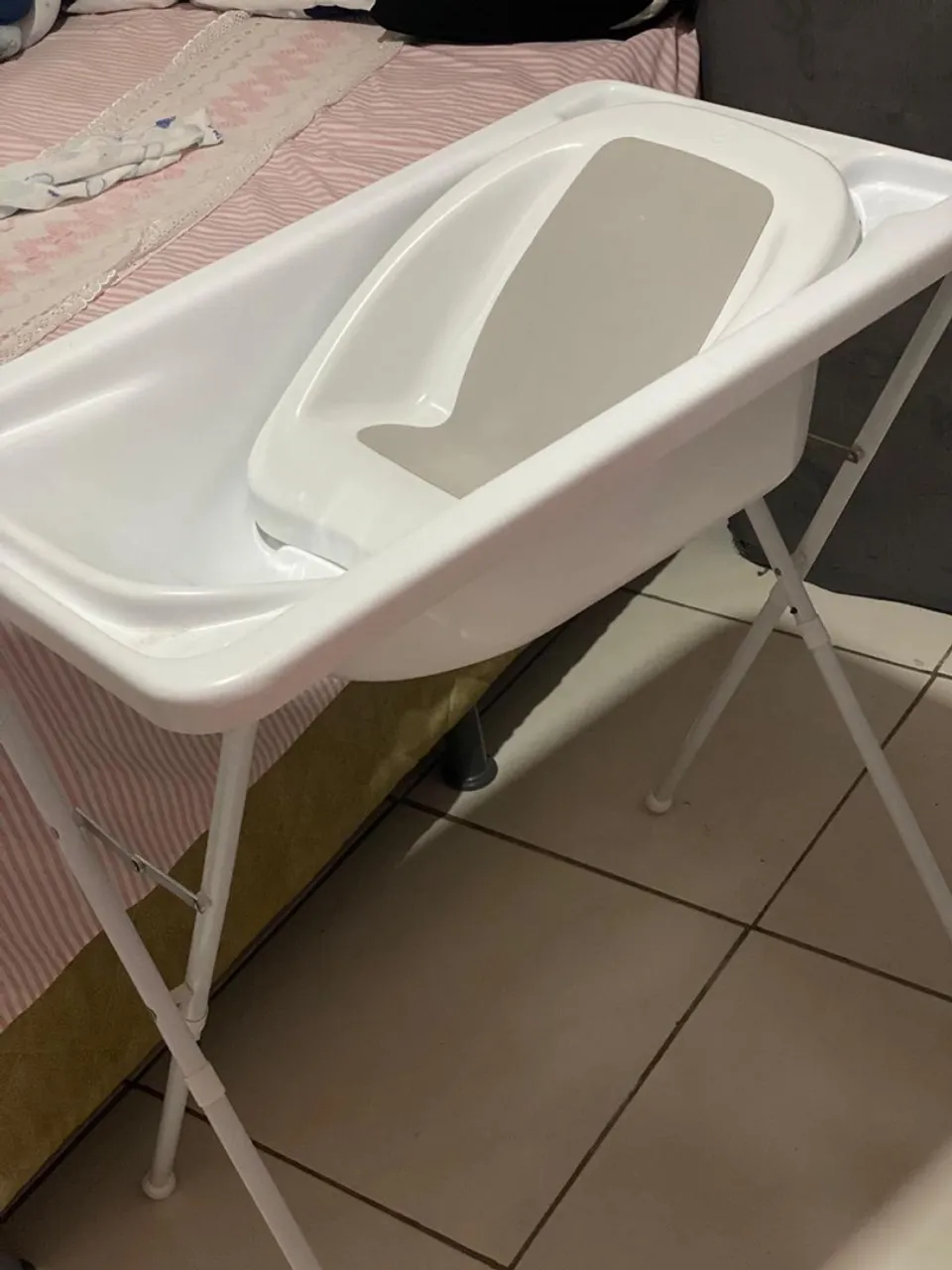 Banheira para bebê com suporte