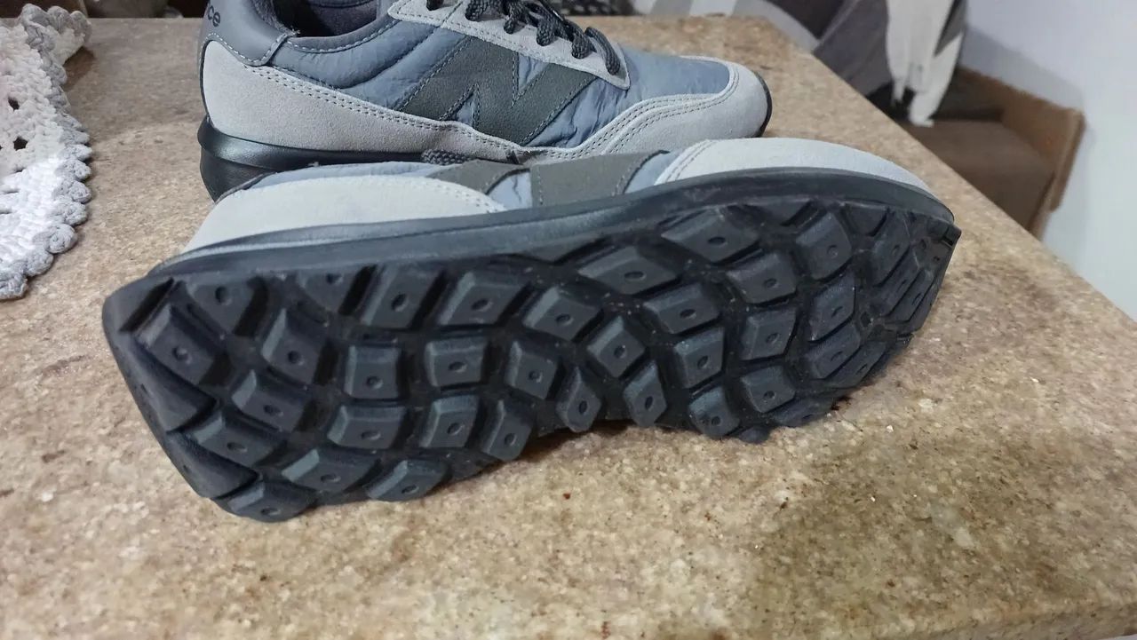 Tênis New Balance 370v1 - unissex - Foto 2