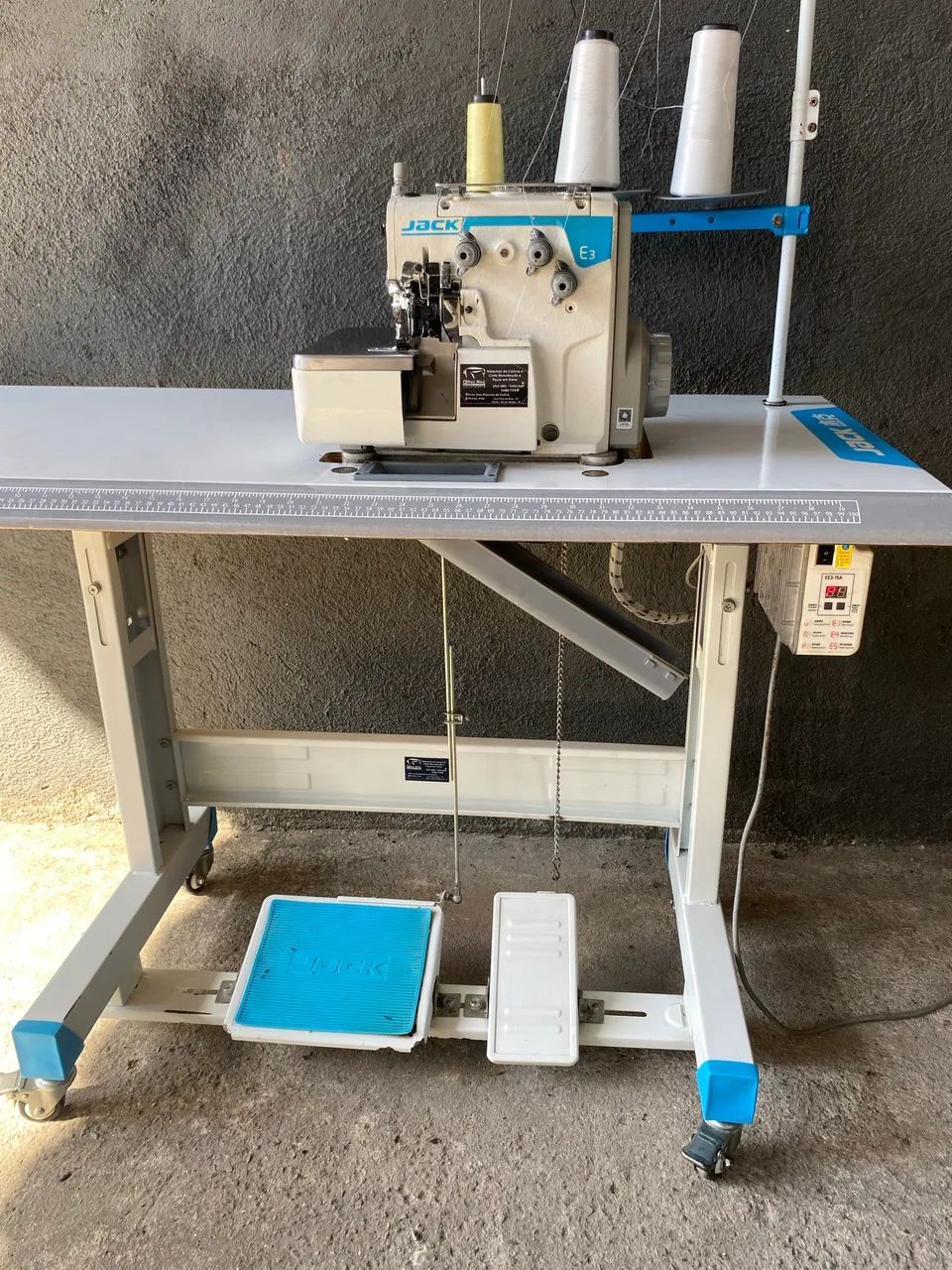 Máquina de costura Jack 