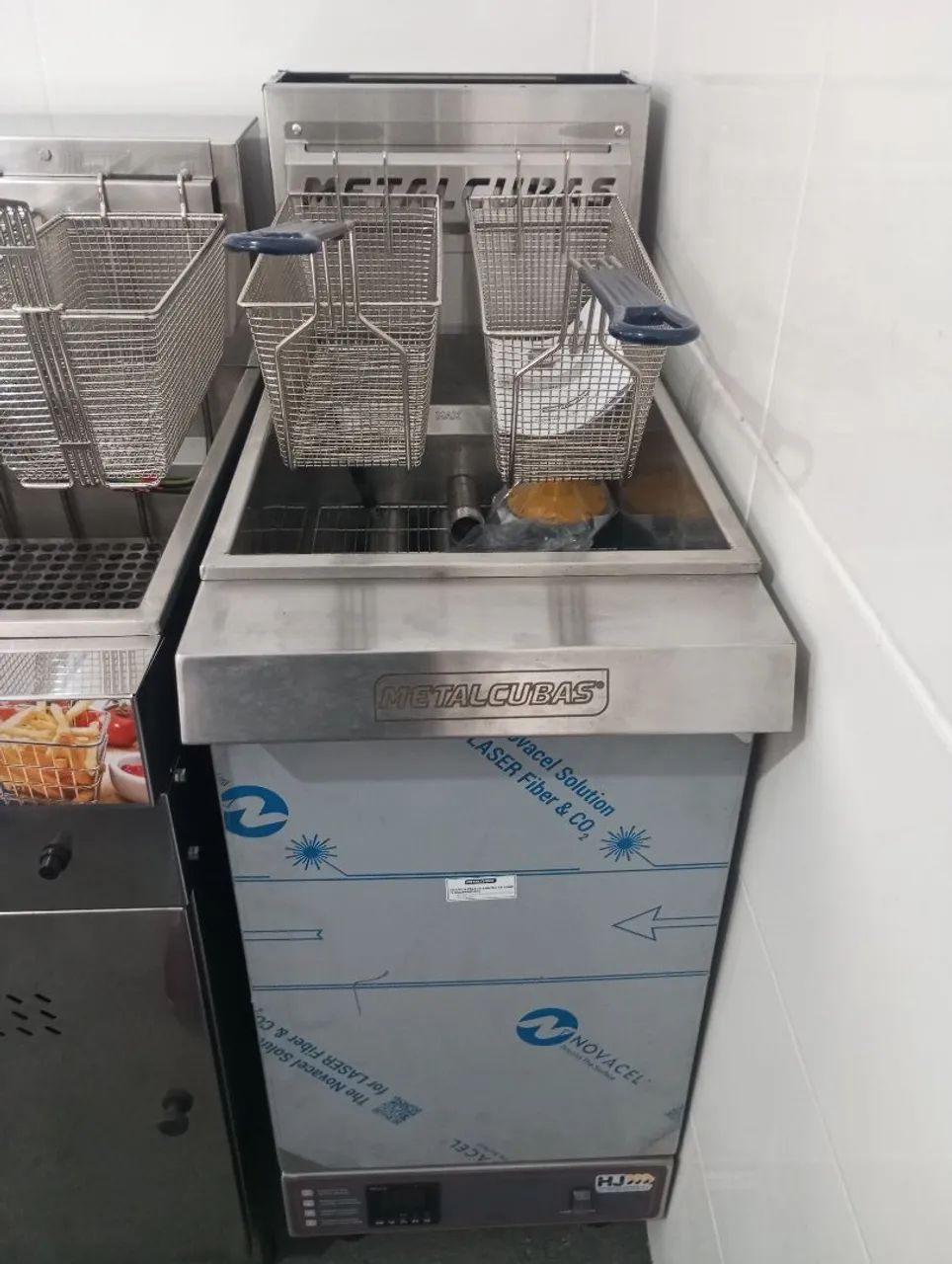 NZ.Fritadeira industrial a gás 2 cestos 30 litros METALCUBAS 