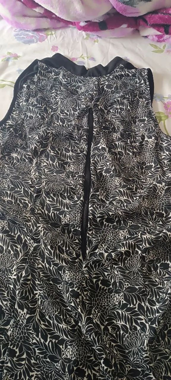 Vestido floral preto e branco - Foto 4