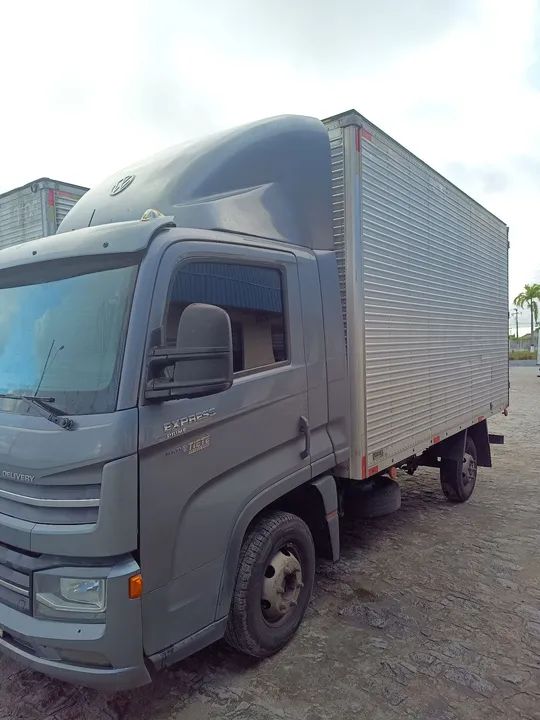 Caminhão Baú 2021. Excelente Estado - Foto 11