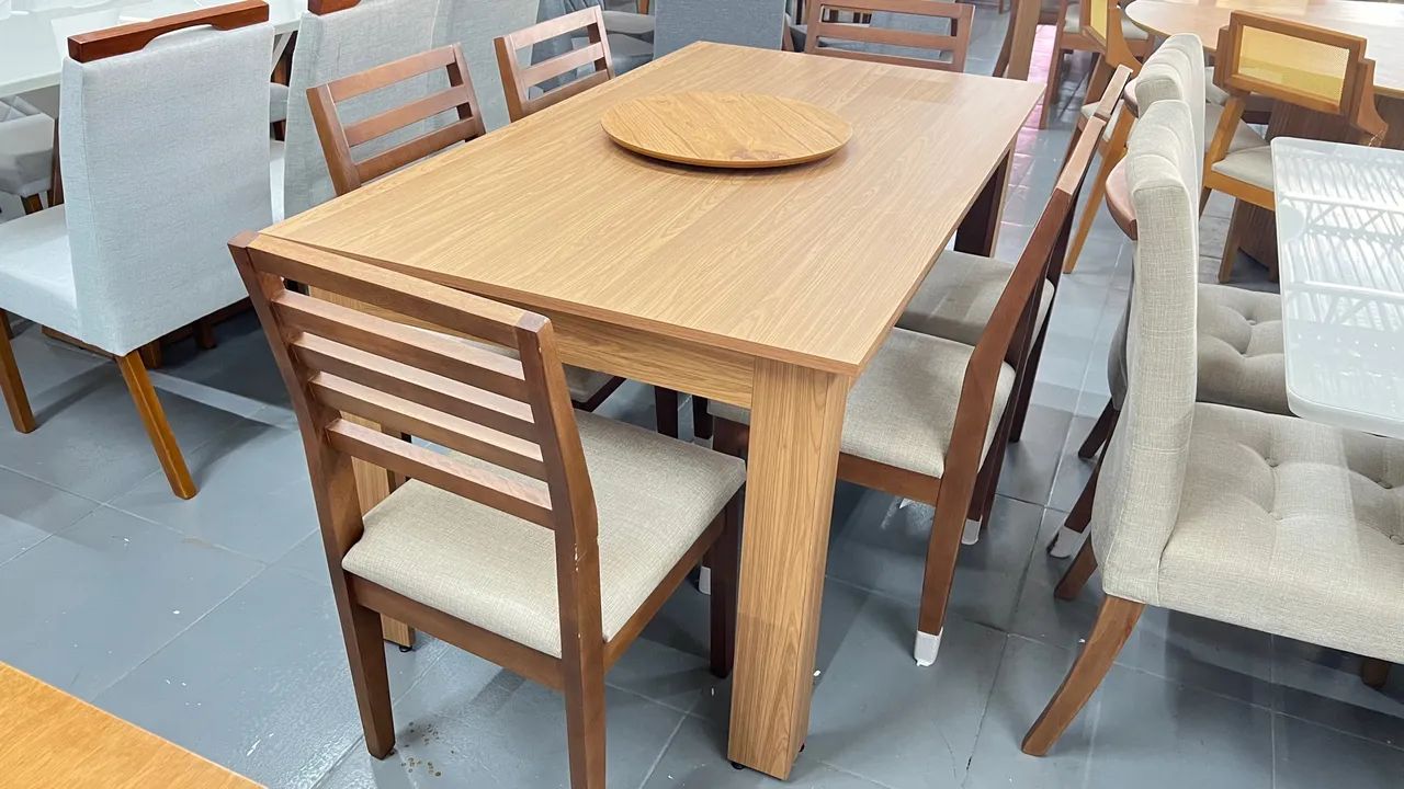 Mesa de Jantar Amadeirada com 6 Cadeiras madeira 