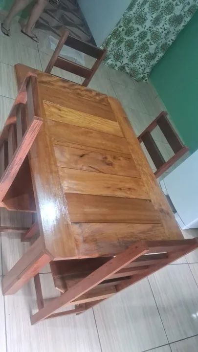 Mesa de madeira rústica