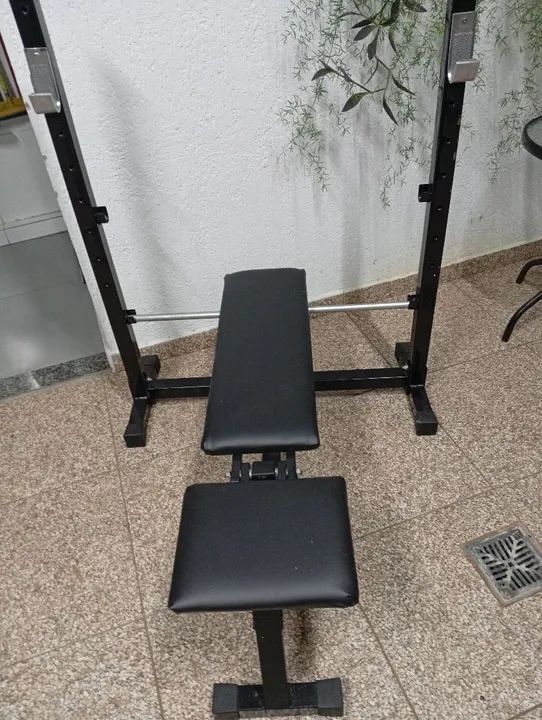 Mesa de supino em ótimo estado com 3 posições reto inclinado e declinado (350 reais)