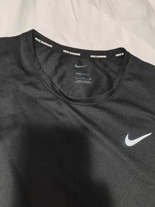 Camiseta Nike breathe (tamanho G) - Foto 3