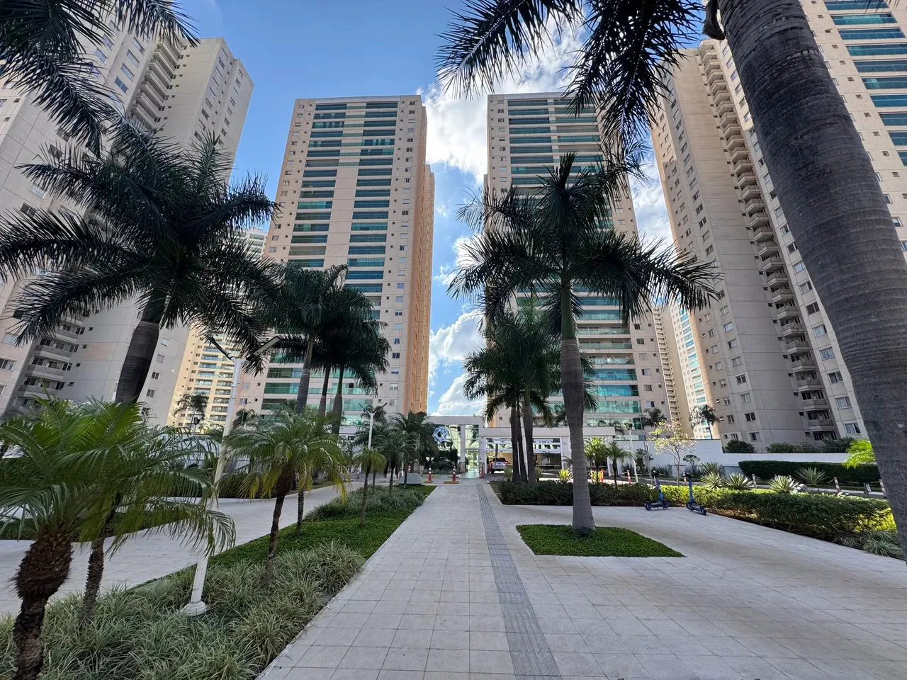 Apartamento de Altíssimo Padrão muito luxuoso e com fino acabamento. Aceita financiamento!
