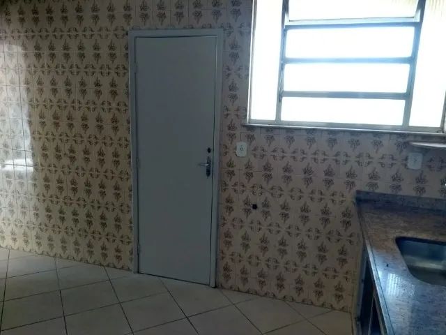Ap na Rua Samin com 2 Quartos, Varanda, Dependência Completa e Vaga de Garagem  - Foto 3