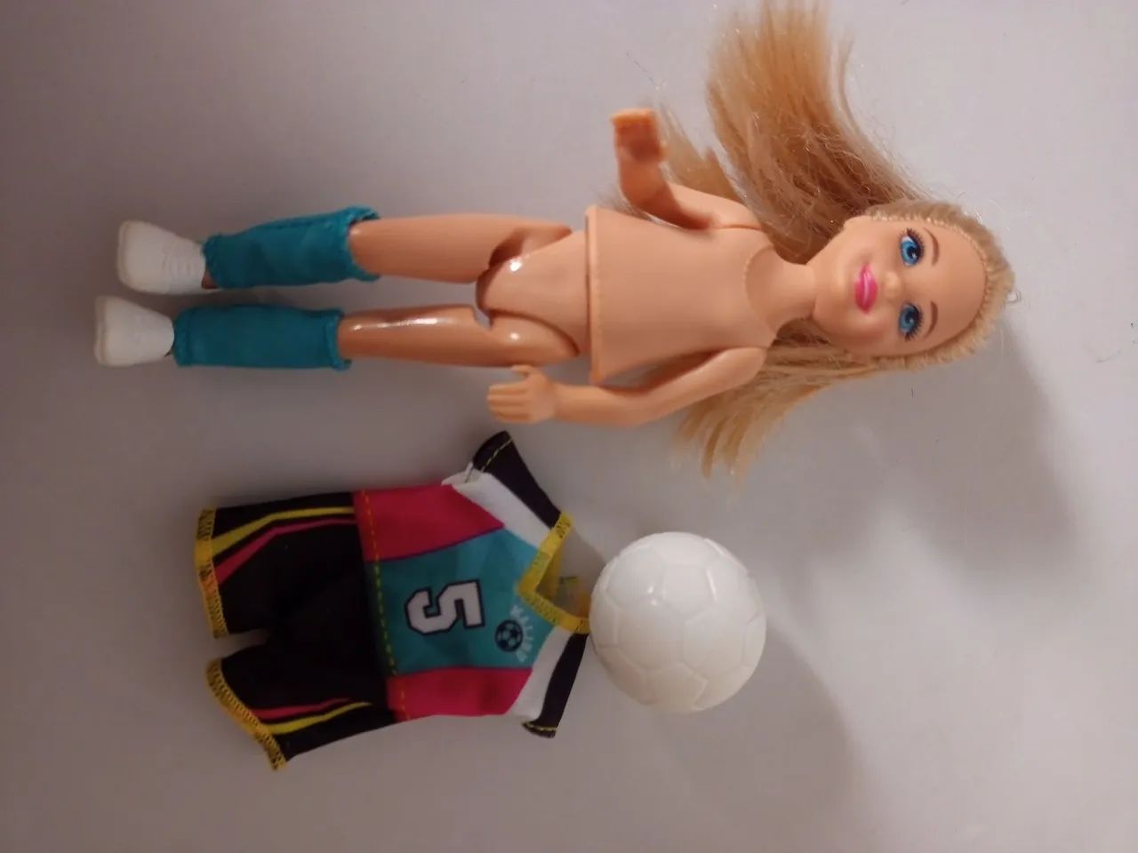 Boneca Barbie Chelsea  futebol Mattel  - Foto 5