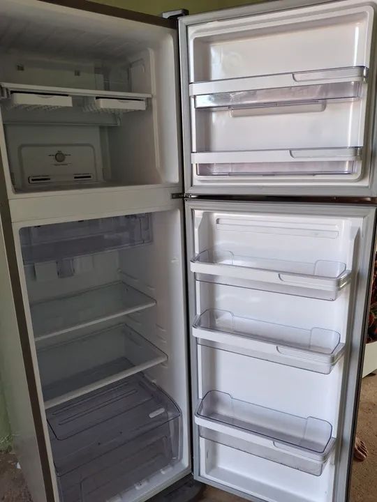 GELADEIRA ELECTROLUX NOVA. - Foto 2