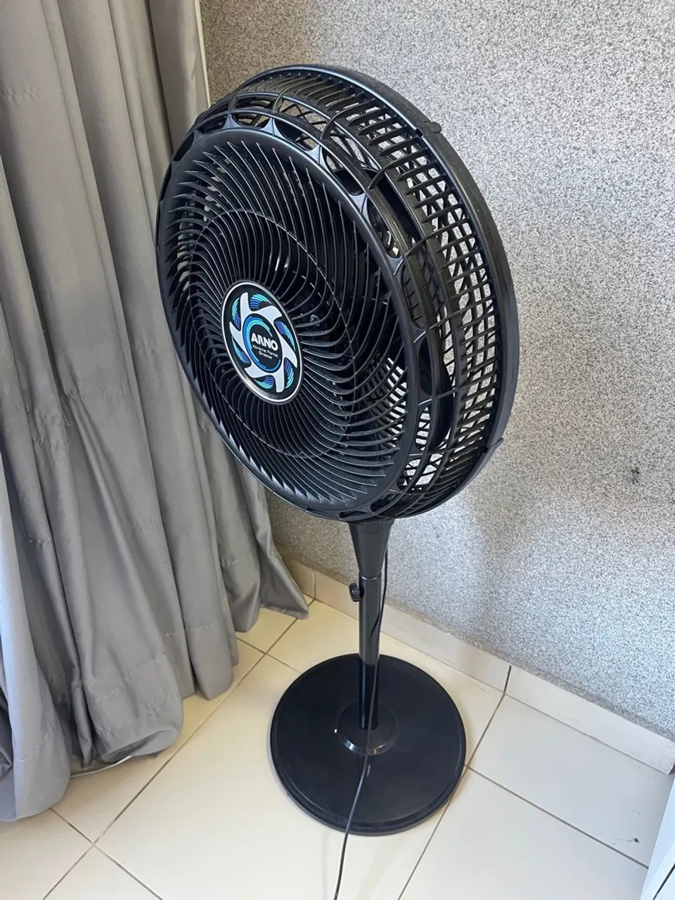 Ventilador Arno Ultra Silence Force Coluna 220v