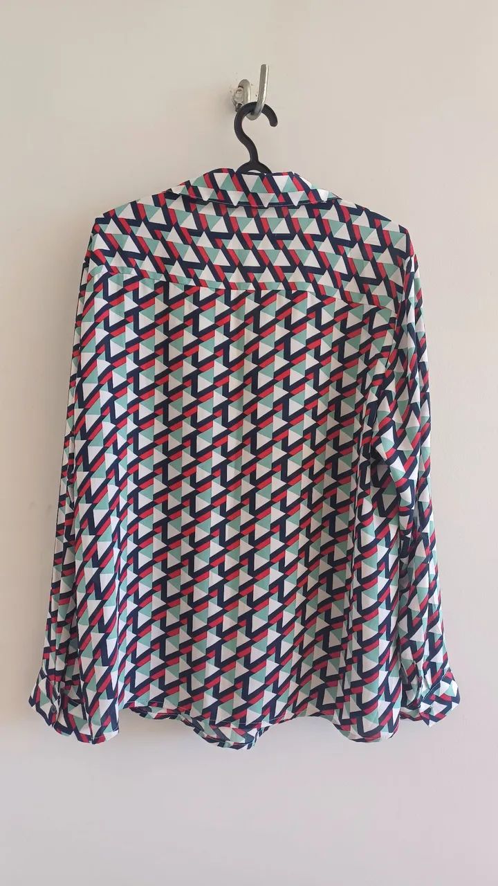 Camisa estampada geométrica manga longa - Foto 2