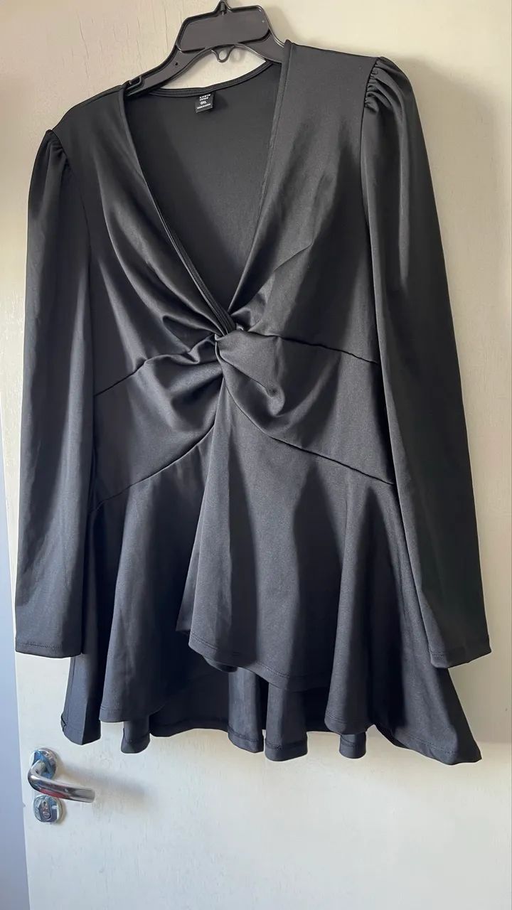 Blusa preta super diferente material durável  - Foto 3