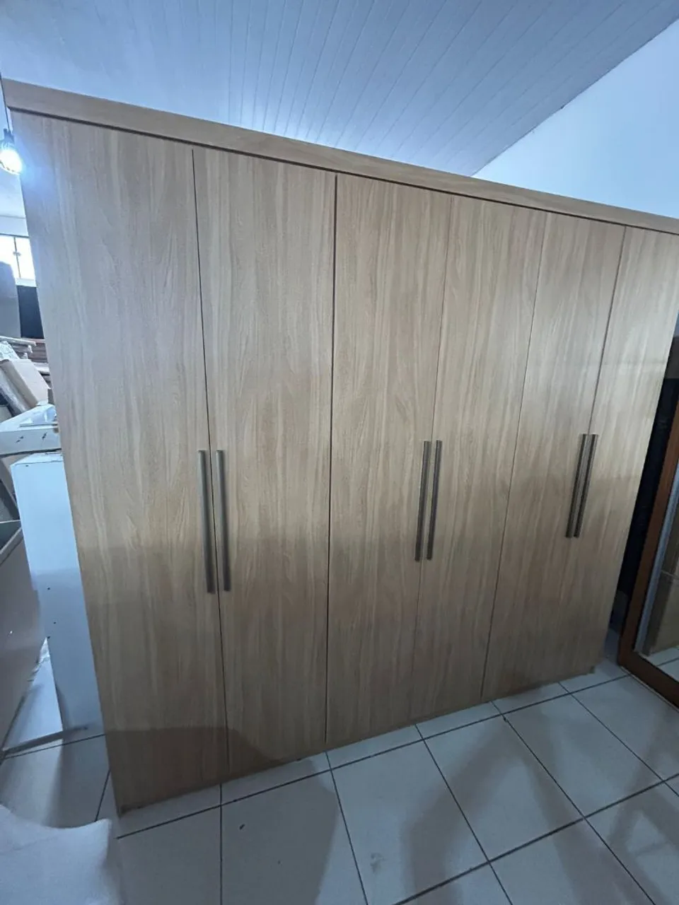 Guarda-Roupa Amadeirado 6 Portas casal novo
