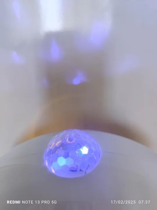 Luminária G RGB Colorida com Relógio Caixa de Som Bluetooth e Carregamento por Indução. - Foto 6