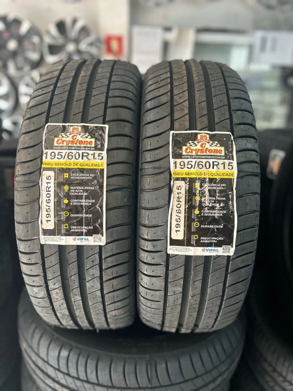 02 pneus 195/60r15 CRYSTONE Remold Vipal  - Foto 2