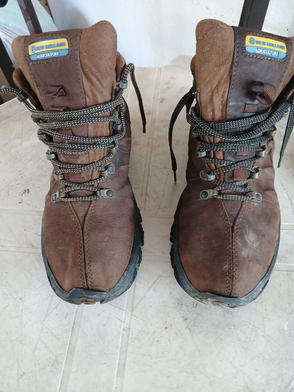 BOTA NEW HOLLAND N43