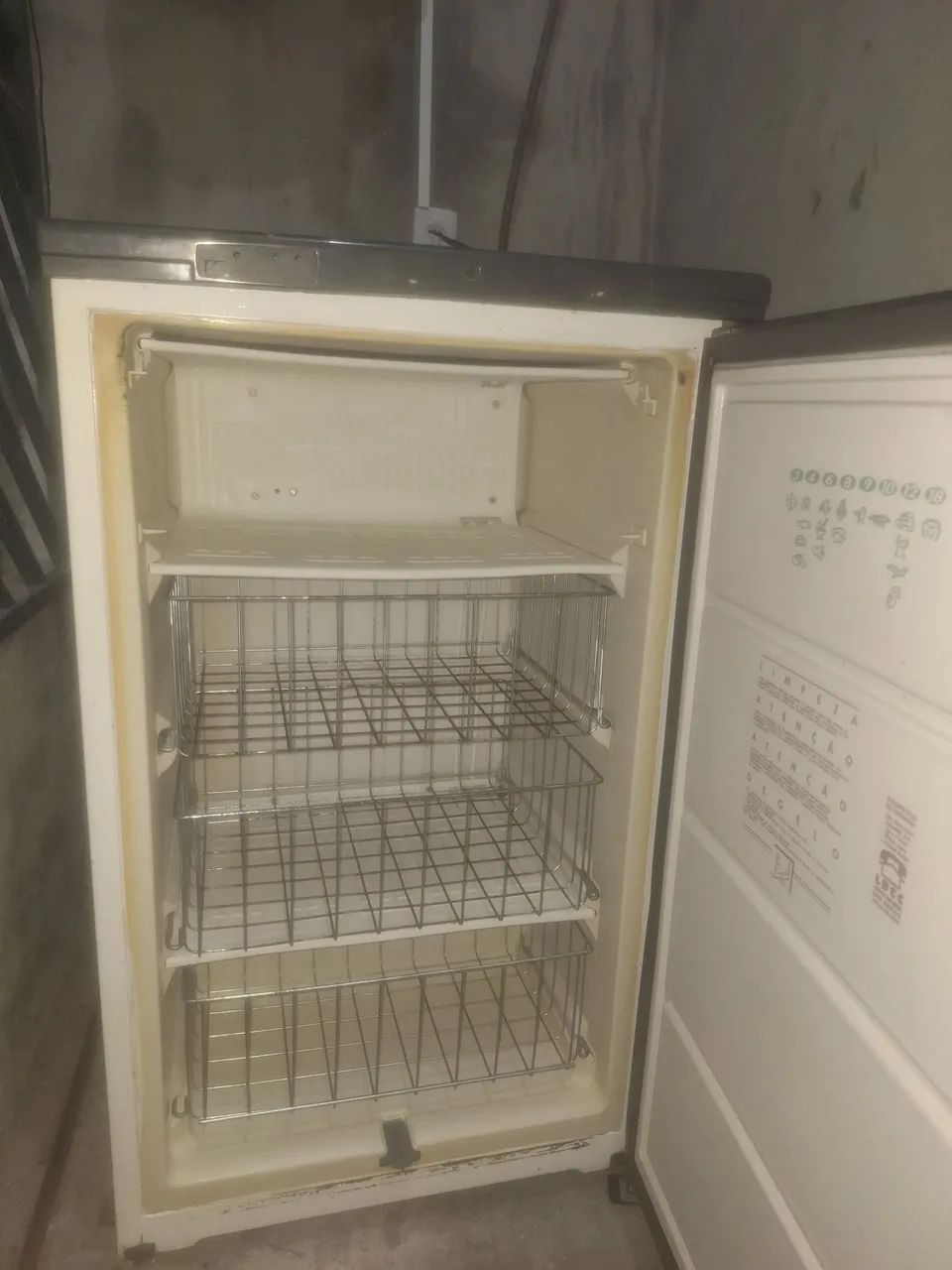 Vendo frigobar médio  - Foto 2
