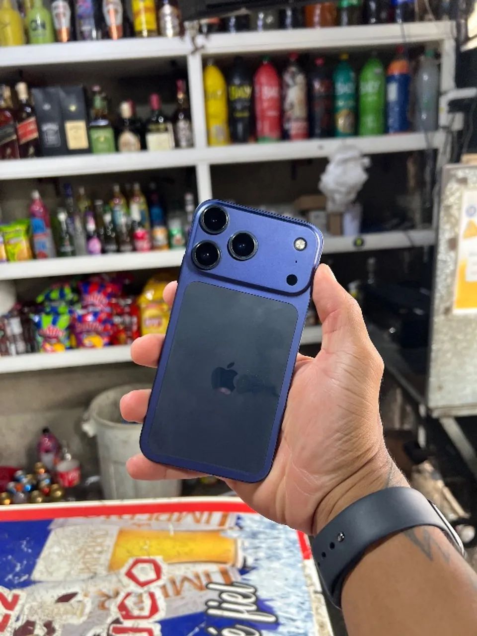 IPHONE XR NA CARCAÇA DO 17 PRO
