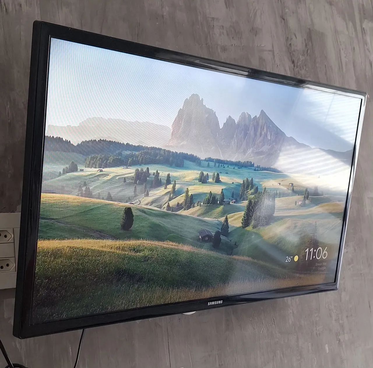 Tv 32" Samsung série 4 tela led  - Foto 2