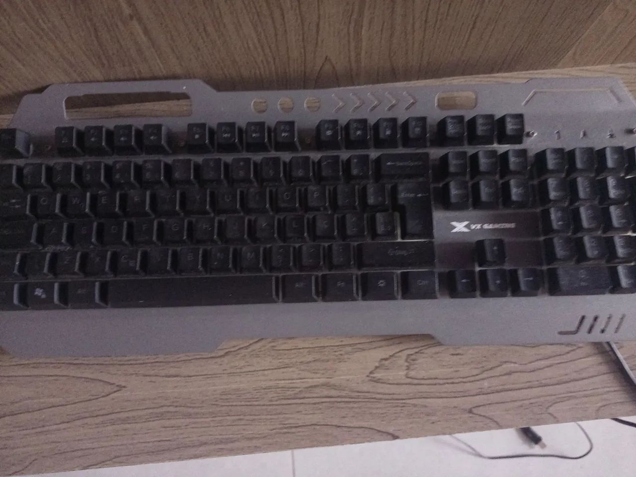 Teclado semi mecânico 