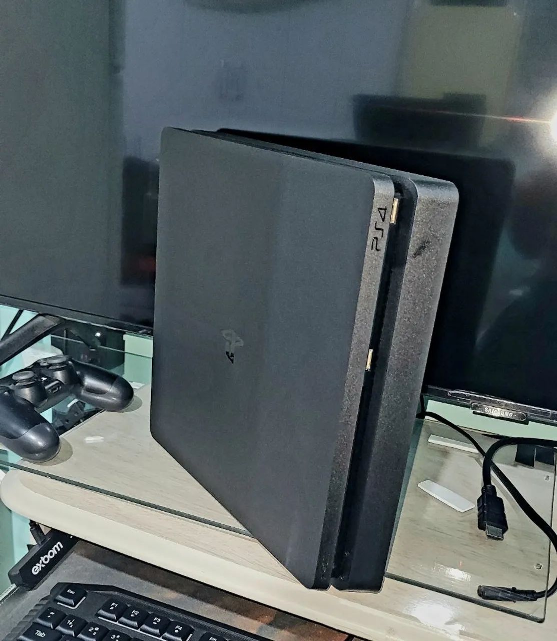 Vendo ps4 7 jogos mais controle - Foto 2