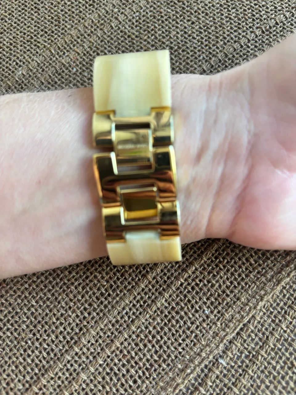Relógio feminino Michael Kors dourado  - Foto 4