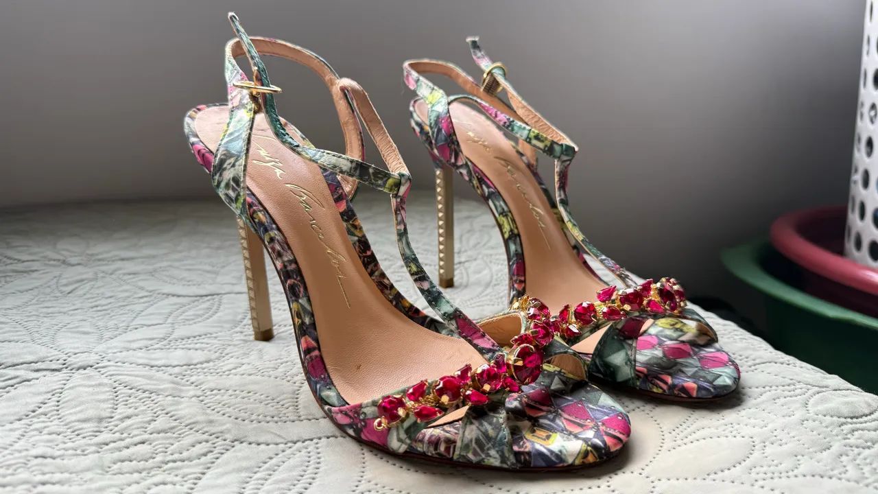 Sandália Luiza Barcelos 