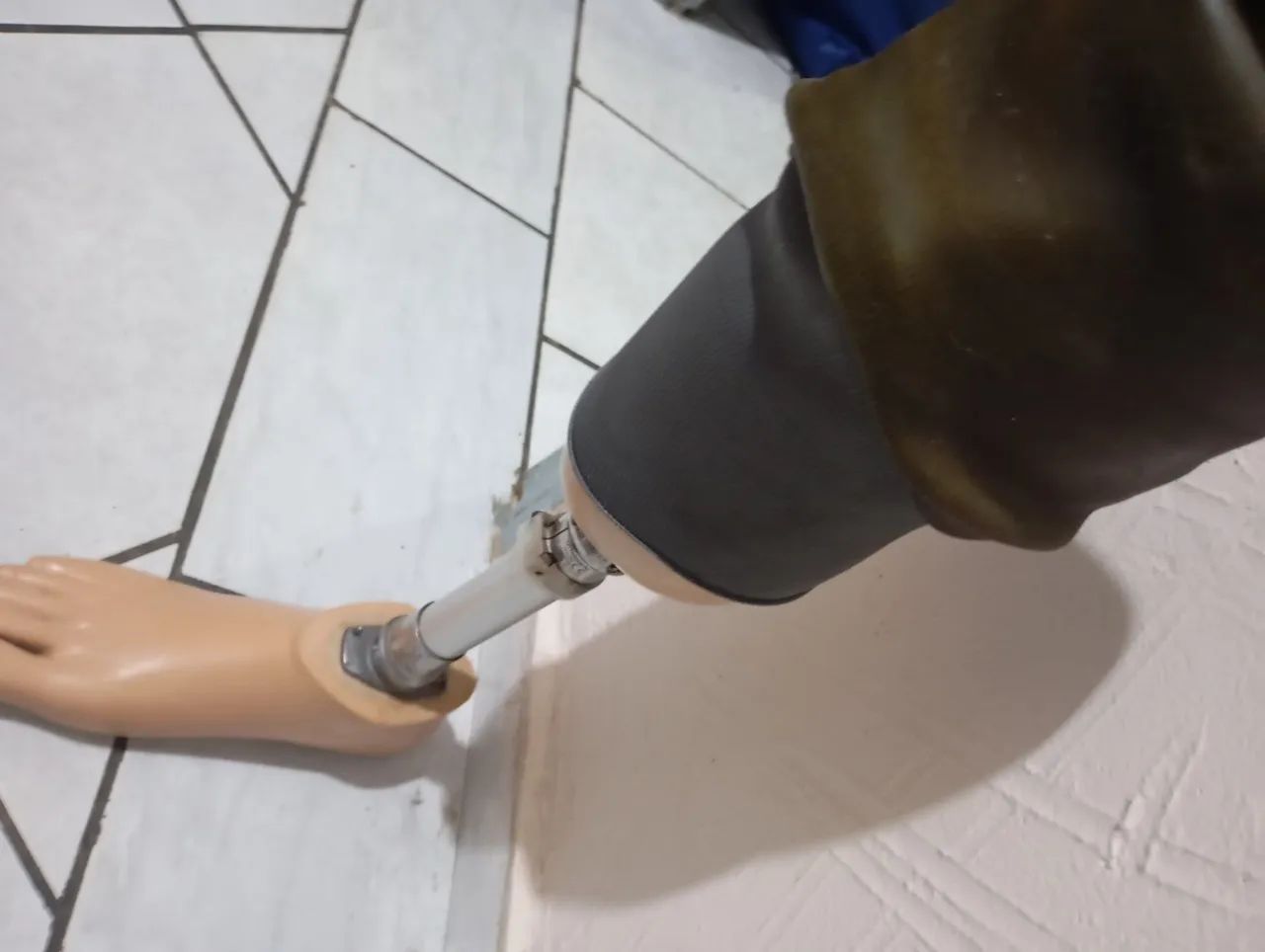 prótese transtibial (abaixo do joelho) - Foto 4