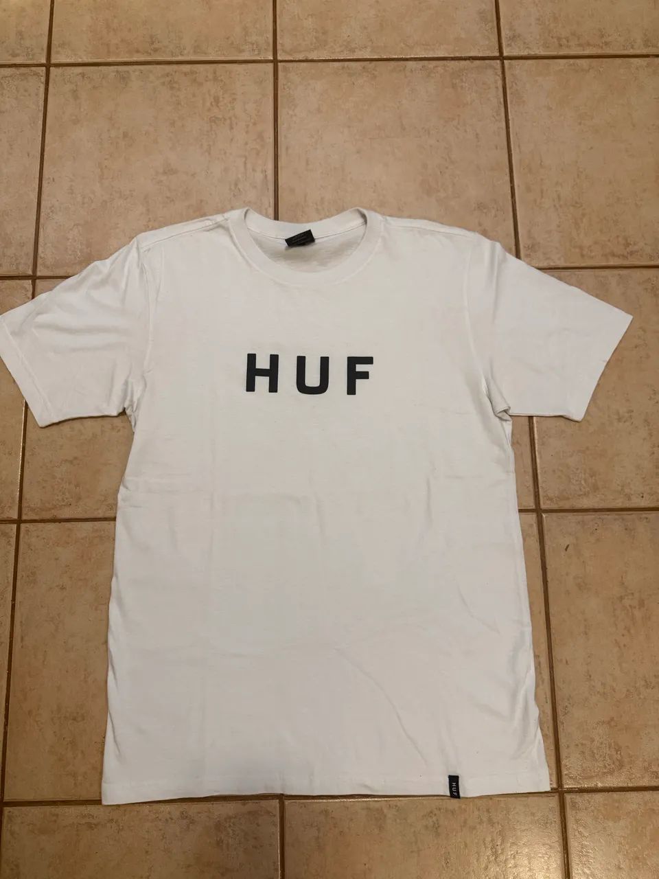 Camiseta HUF