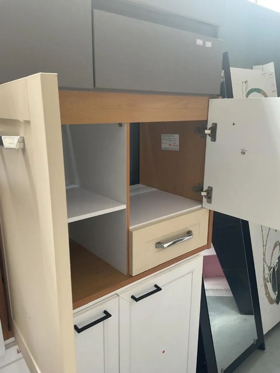 GABINETE DE BANHEIRO BEGE - PRÁTICO E FUNCIONAL!   - Foto 3