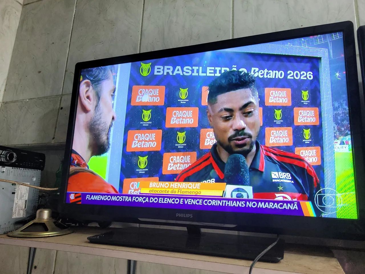 Vendo tv Philips 32 polegadas digital funcionando perfeitamente não é esmart 