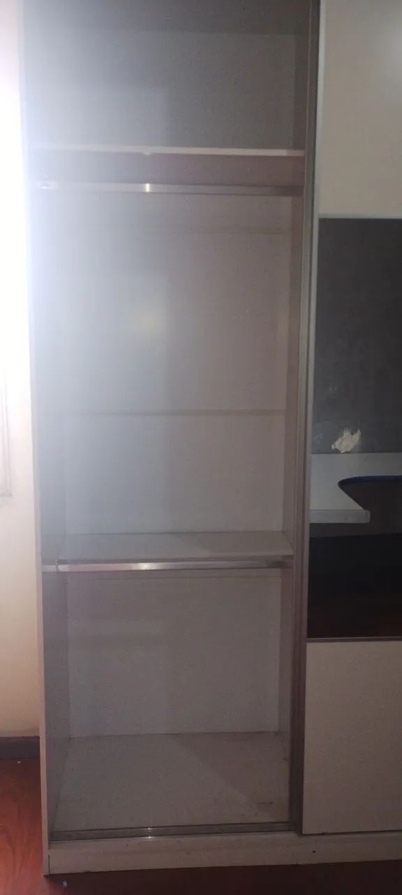 Guarda roupa de solteiro com espelho  - Foto 4