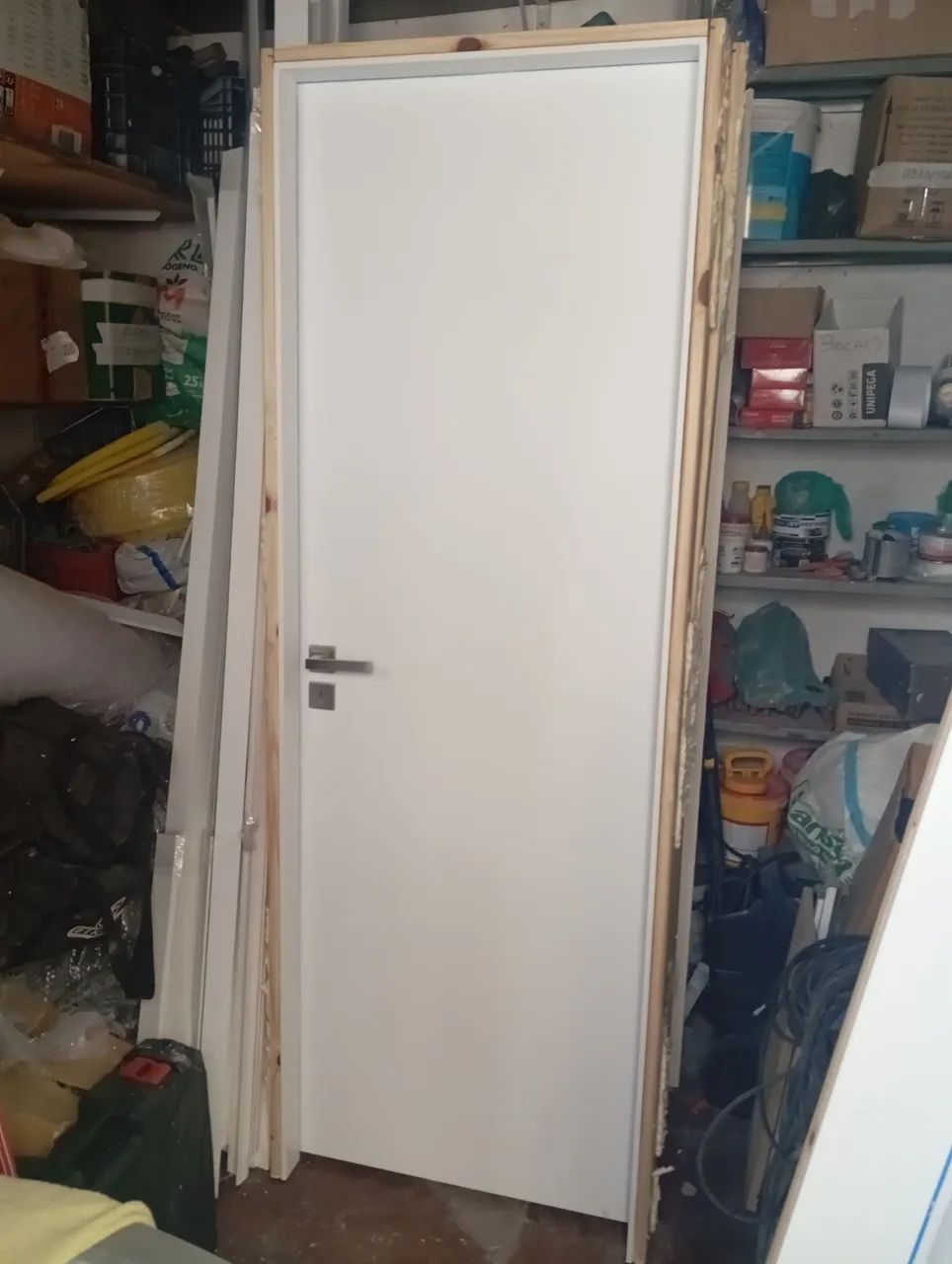 Portas de madeira 72 cm x 2.10 com guarnições novas e ferragens. Relação abaixo. - Foto 4