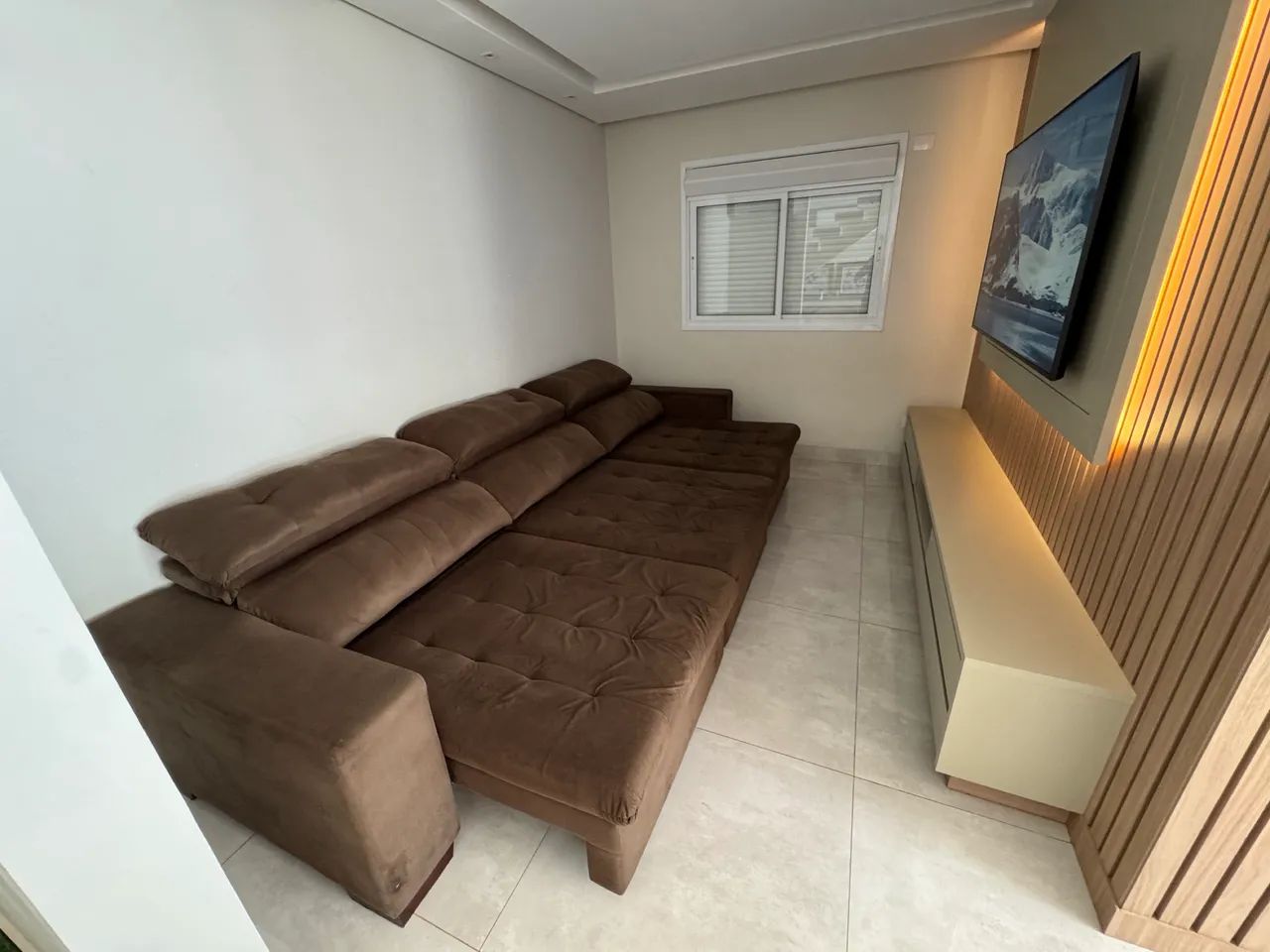 Sofá retrátil e reclinável em sued  - Foto 2