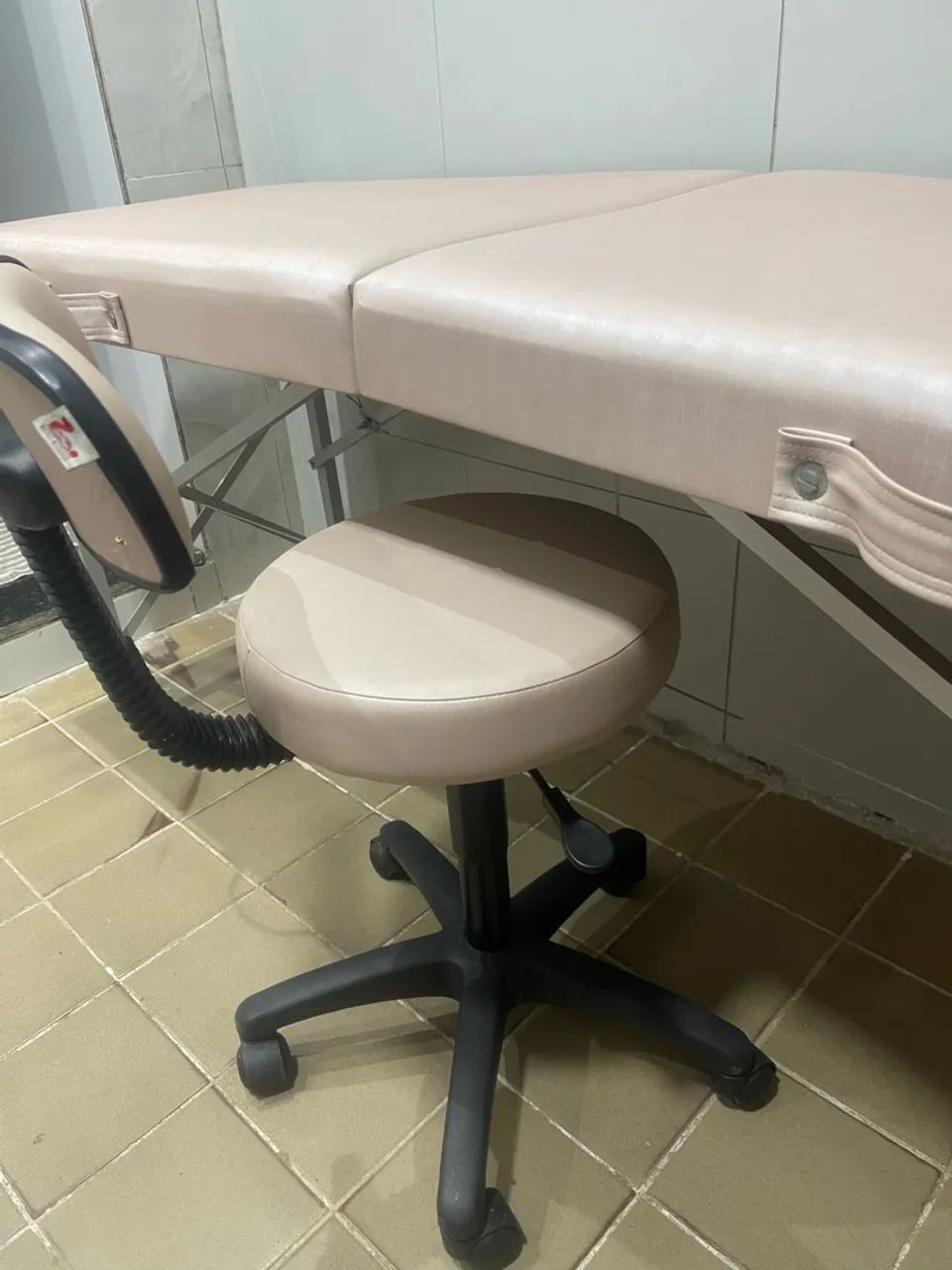Maca com extensor, mocho e travesseiro hospitalar  - Foto 3