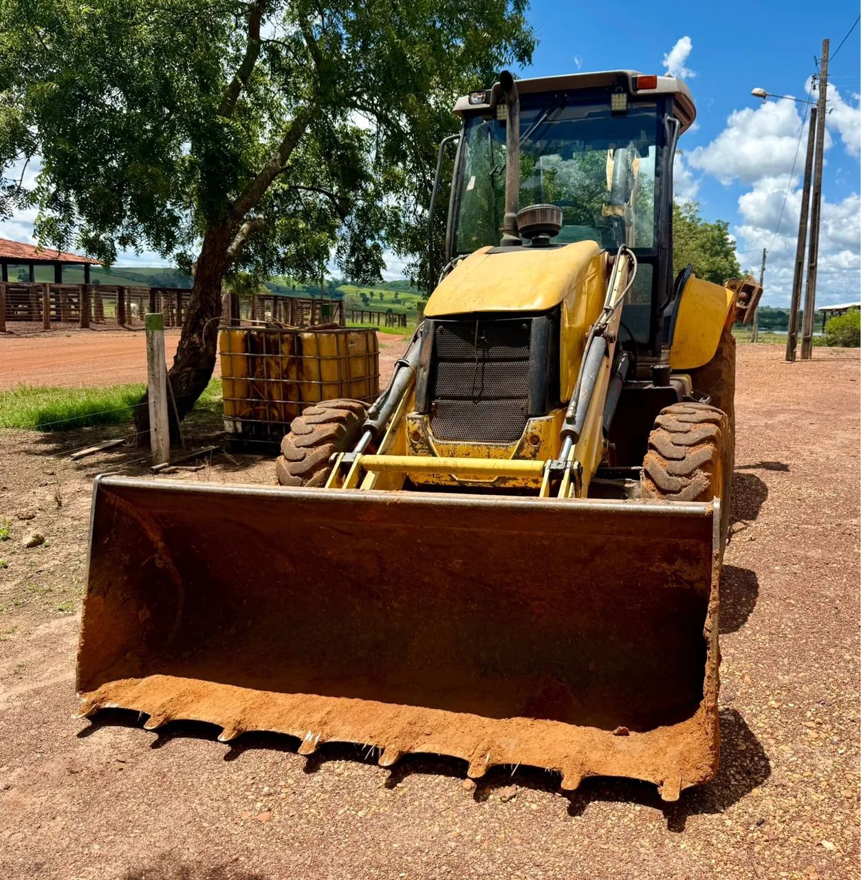 Retroescavadeira New Holland B95 - Foto 4