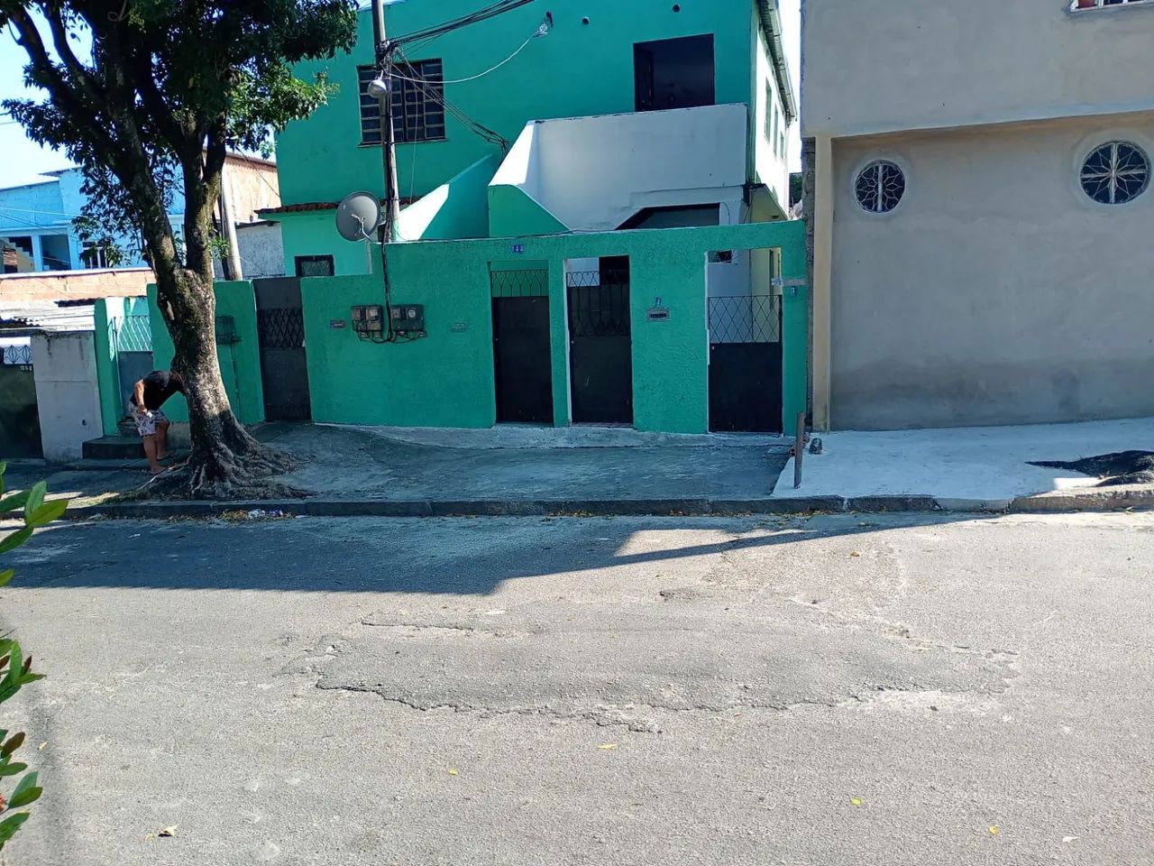 Alugo casa