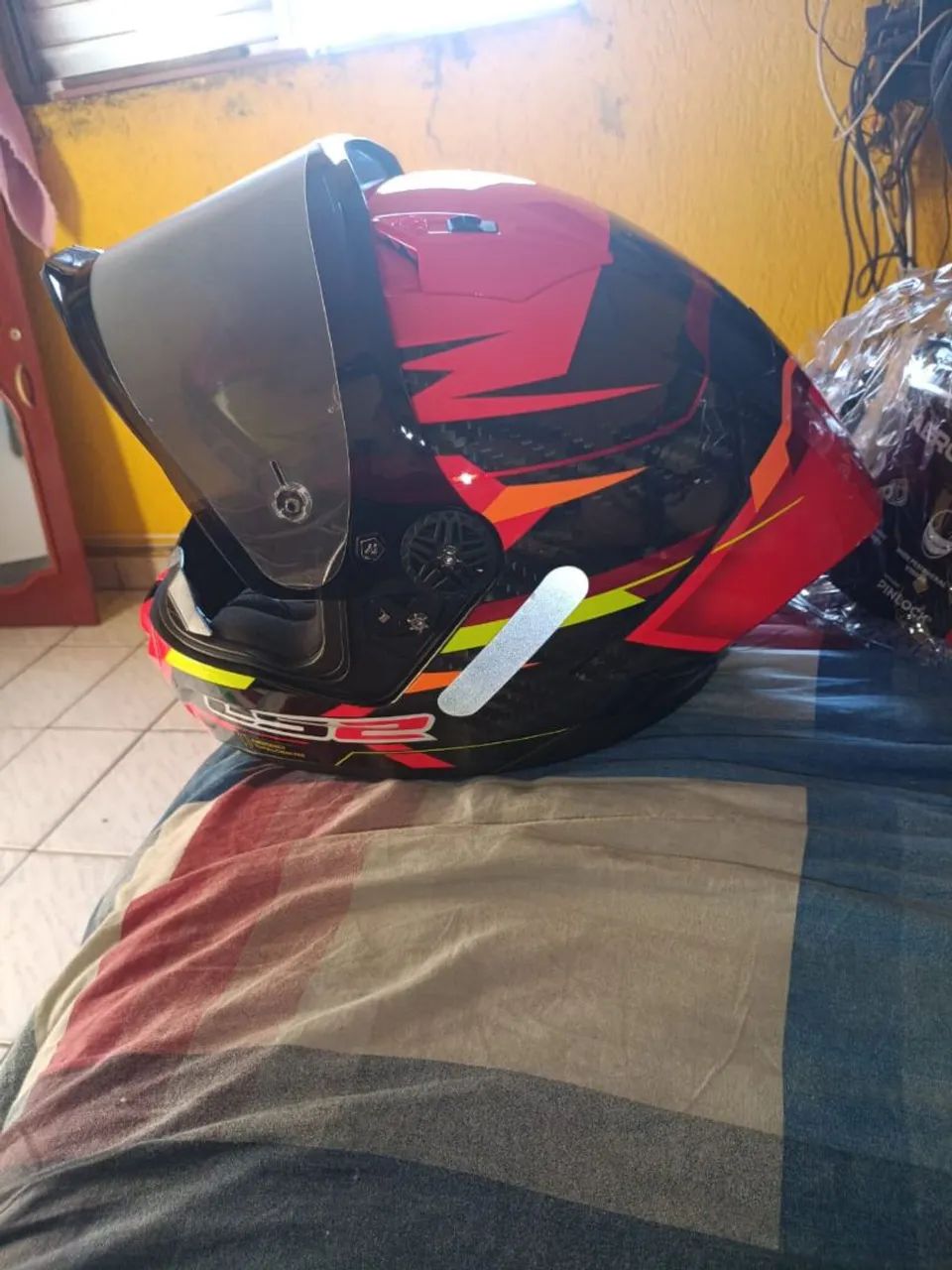 Capacete LS2 thunder carbon GP fire vermelho 