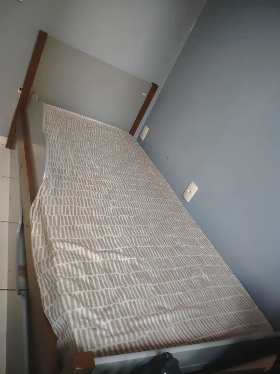 Cama de solteiro com auxiliar e colchão 