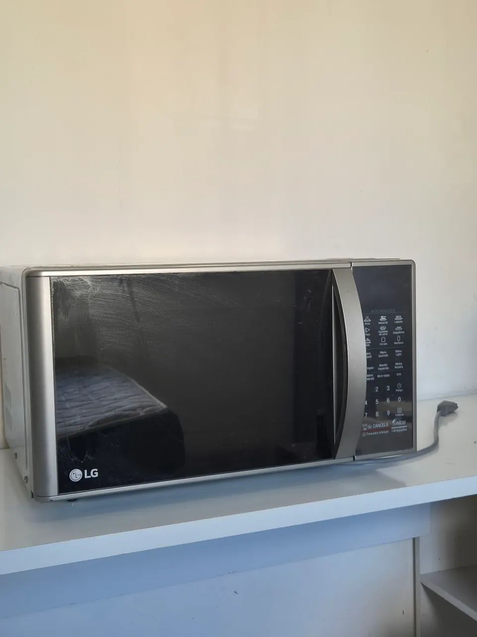 Micro-ondas LG 17L espelhado cinza  - Foto 3
