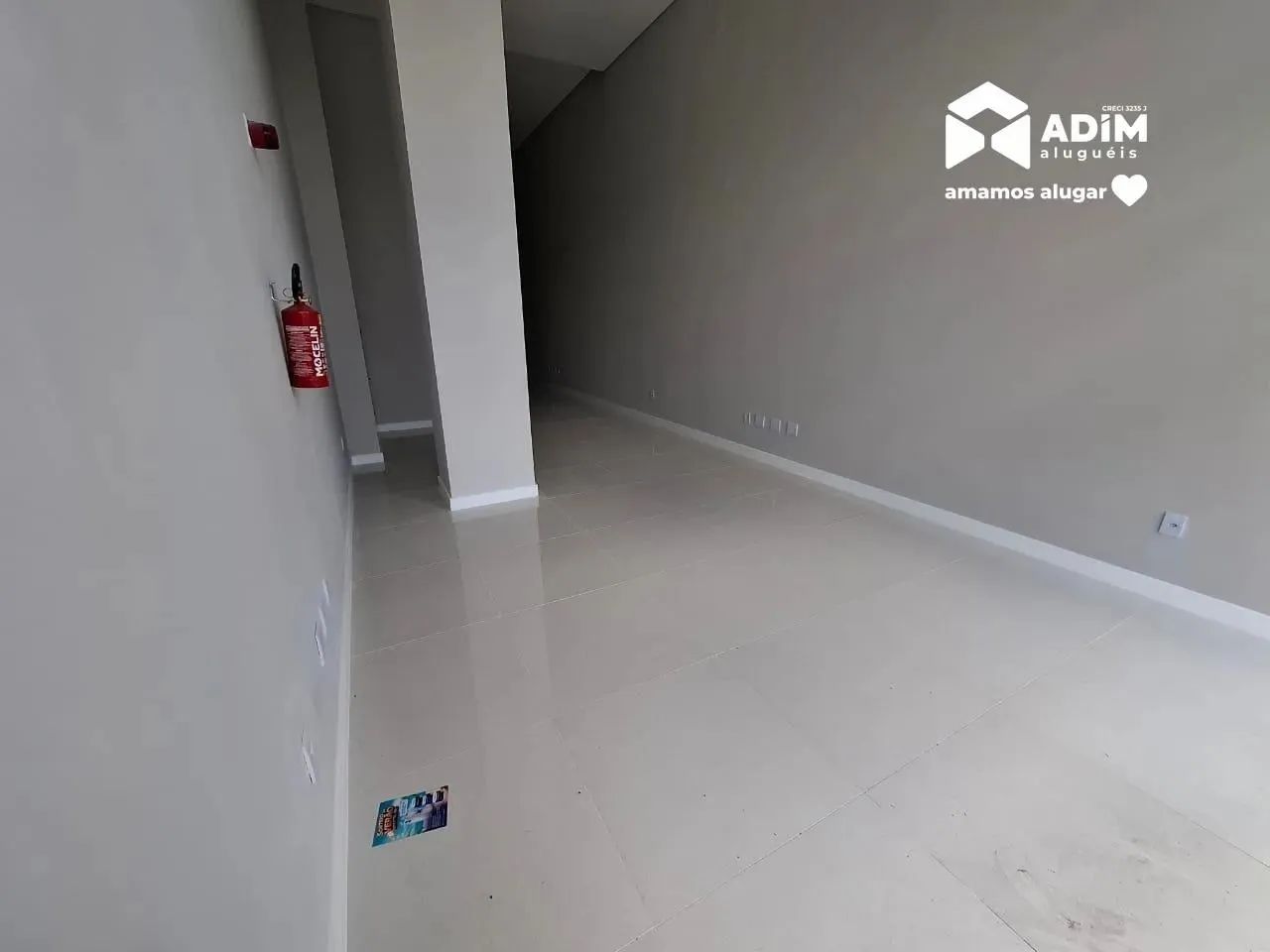 Sala Comercial para Aluguel no Centro de Itapema - 153 m² com 1 Vaga - Foto 3