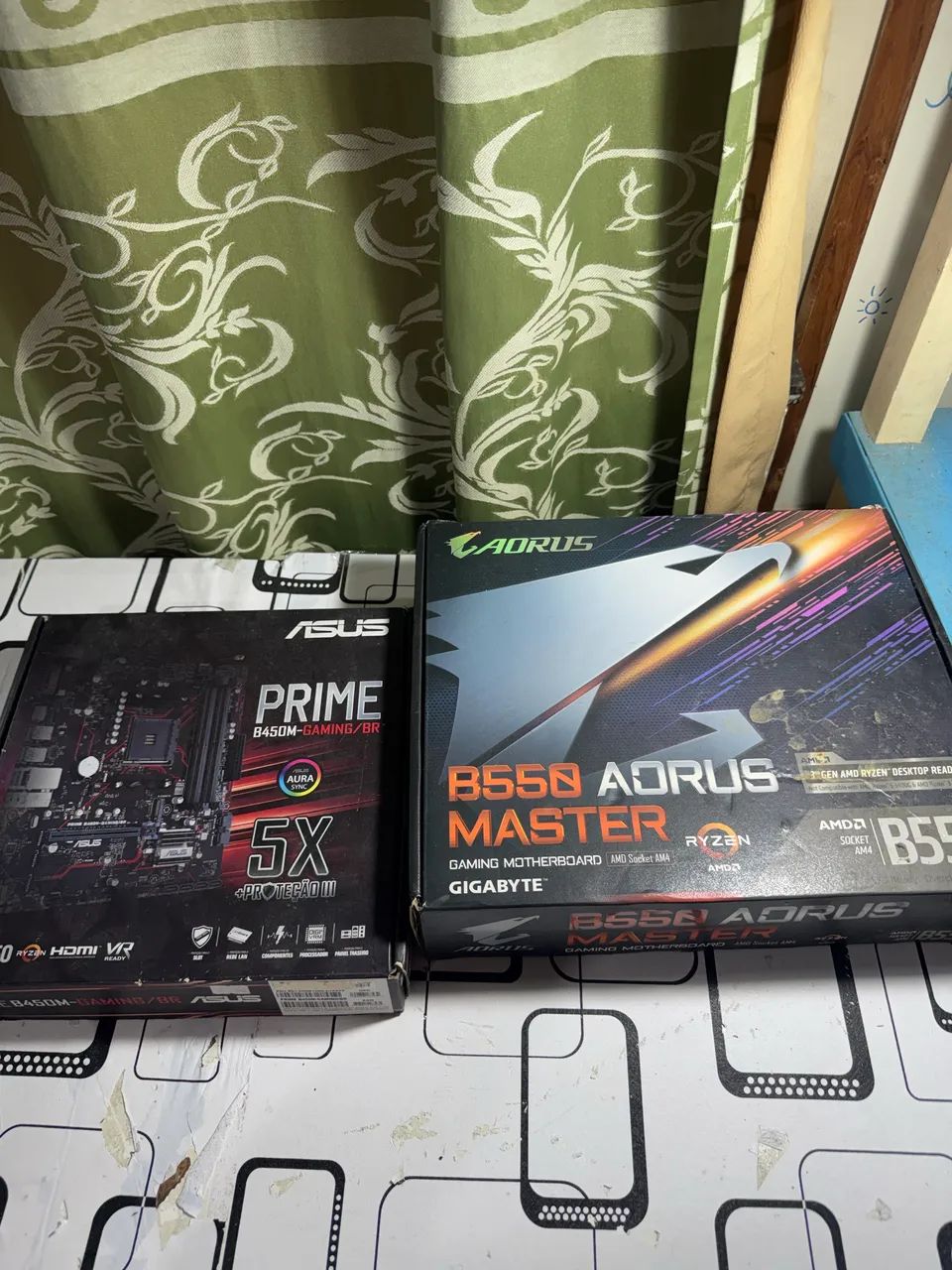 Caixa placa mãe B450M e B550