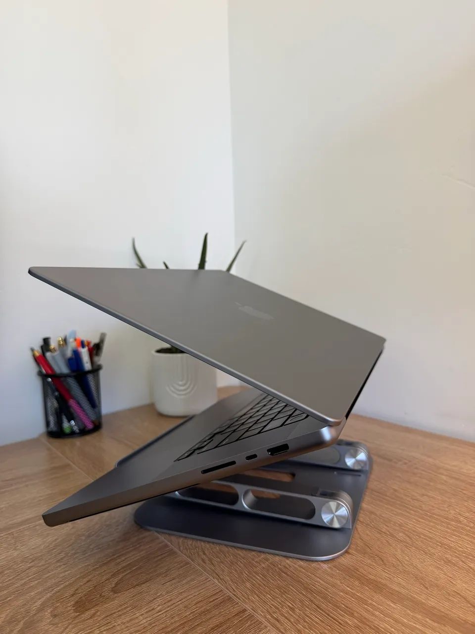 MacBook Pro 14 M1 Pro 16GB 512GB SSD Bateria 90% - Foto 3