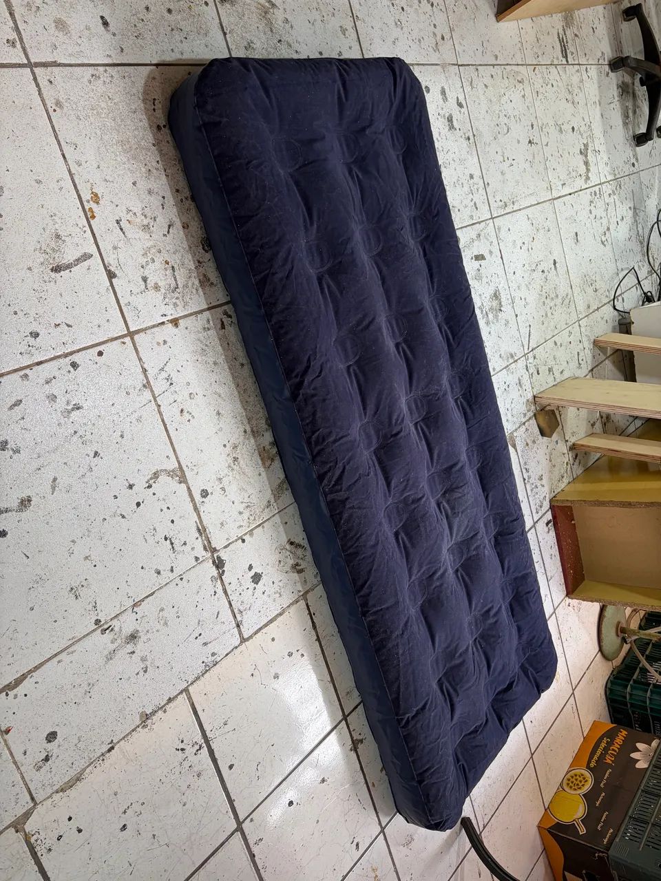 Colchão inflável de solteiro com detalhe - Foto 3